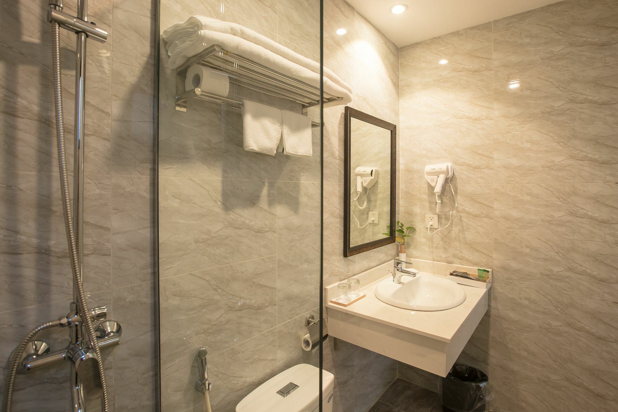 Dinh Elegant Hanoi Hotel Экстерьер фото