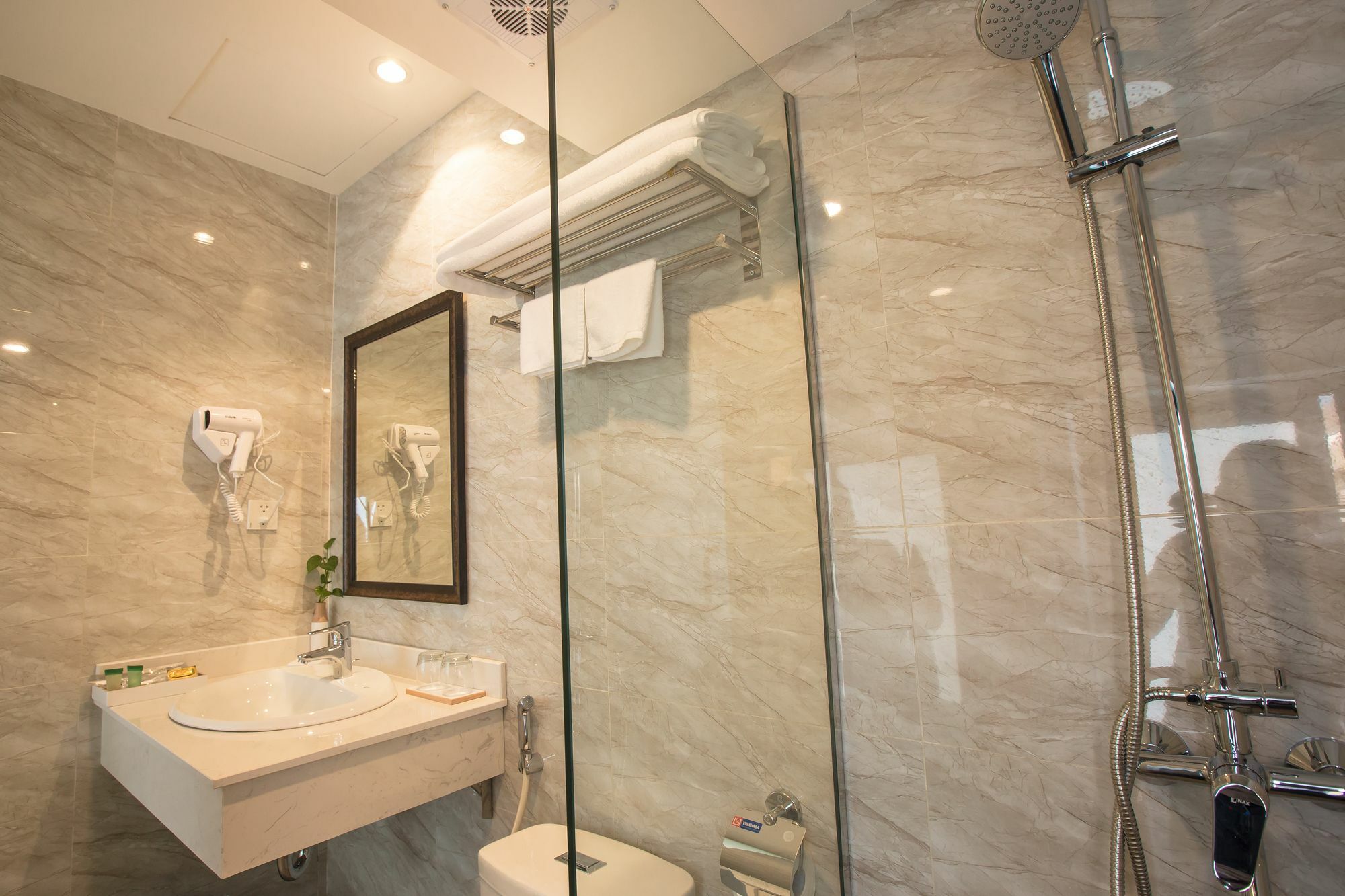Dinh Elegant Hanoi Hotel Экстерьер фото
